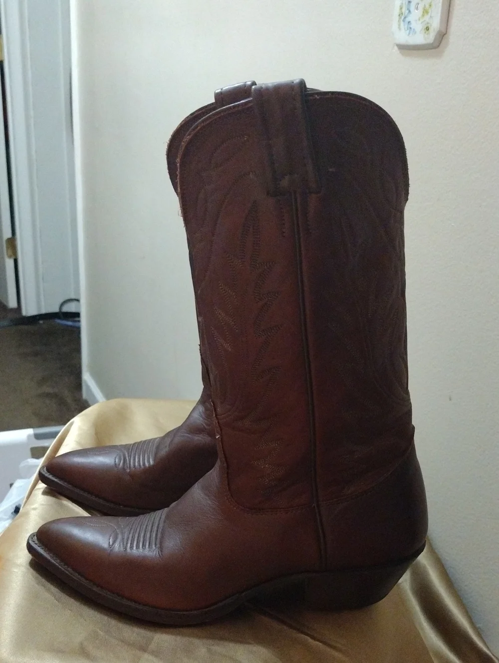 Nocona Men's Brown Leather Western Cowboy Boots.  8.5 C